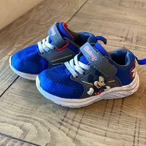 Mickey Mouse boys sneakers, blue, size 7